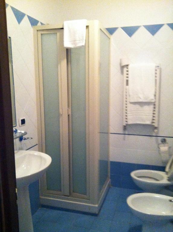 פוזולי Albergo Delle Rose חדר תמונה