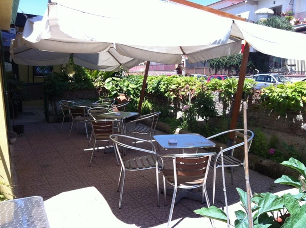 פוזולי Albergo Delle Rose מראה חיצוני תמונה