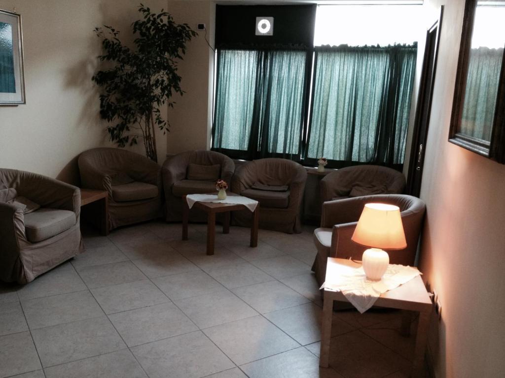 פוזולי Albergo Delle Rose מראה חיצוני תמונה